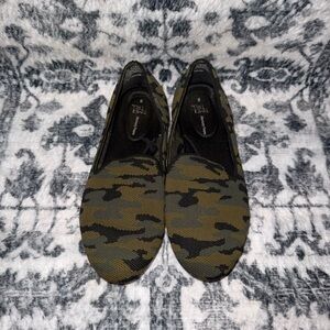Camouflage Slip-On Knit Flats - Olive Green & Black